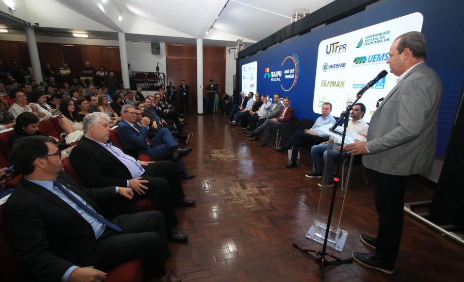 Universidades estaduais e Itaipu assinam parceria para ações de extensão em sustentabilidade