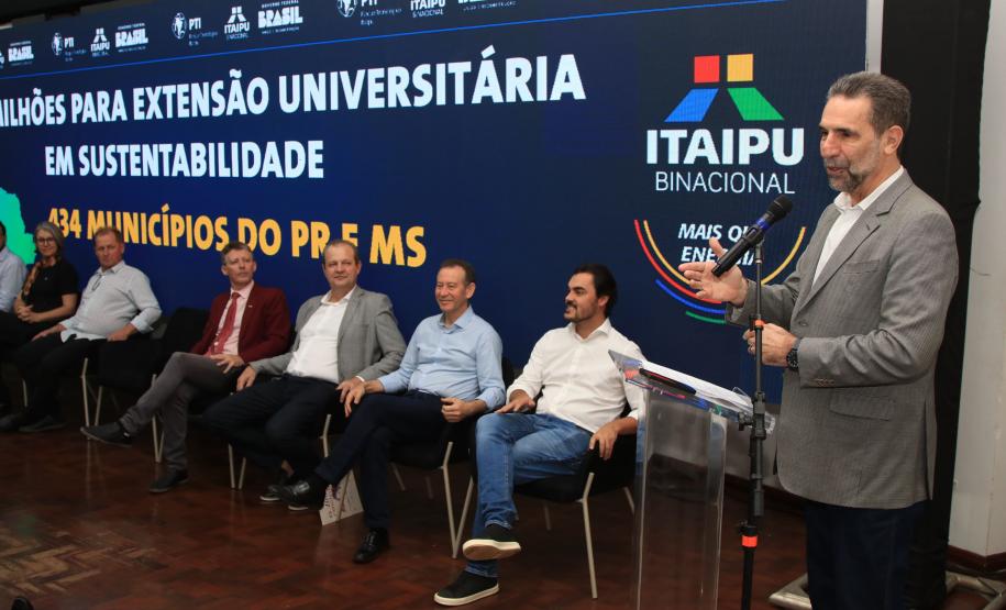 Universidades estaduais e Itaipu assinam parceria para ações de extensão em sustentabilidade