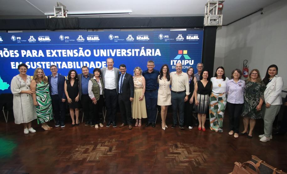 Universidades estaduais e Itaipu assinam parceria para ações de extensão em sustentabilidade