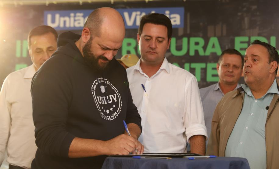 Governador confirma proposta e incorporação do Uniuv pela Unespar avança