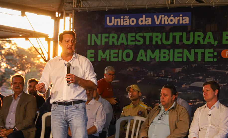 Governador confirma proposta e incorporação do Uniuv pela Unespar avança