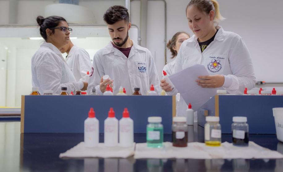Com 21 anos, curso de Química Tecnológica da UEPG tem alta empregabilidade