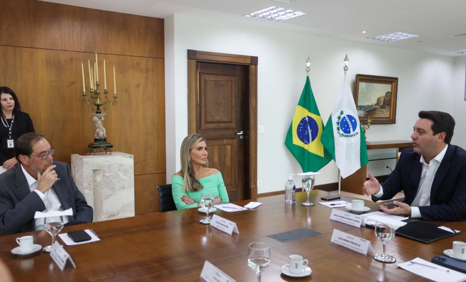 Tecpar assina acordo com empresa para ampliar produção da vacina antirrábica veterinária