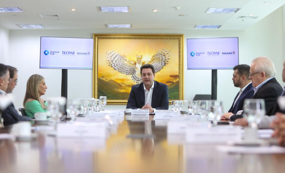 Tecpar assina acordo com empresa para ampliar produção da vacina antirrábica veterinária