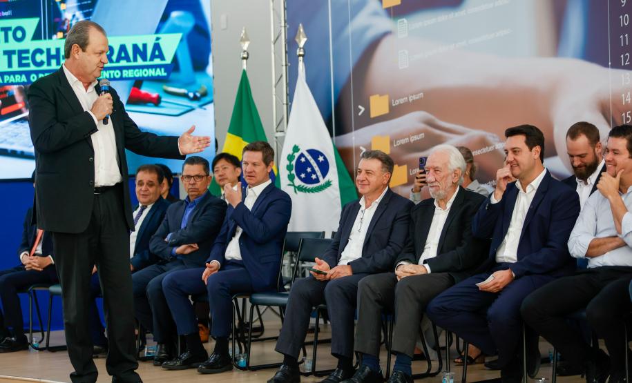 Governador lança projeto para estimular formação tecnológica de 3 mil alunos em 50 cidades