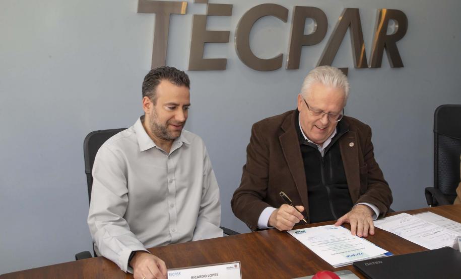 Tecpar concede primeira certificação para laboratório veterinário