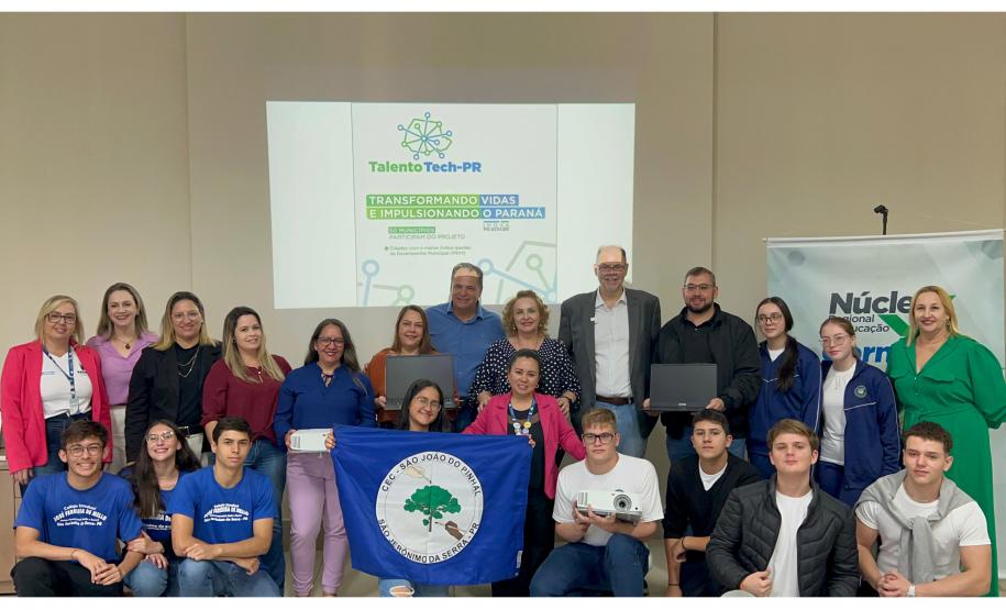 Municípios das regiões Norte e Norte Pioneiro recebem notebooks do Talento Tech