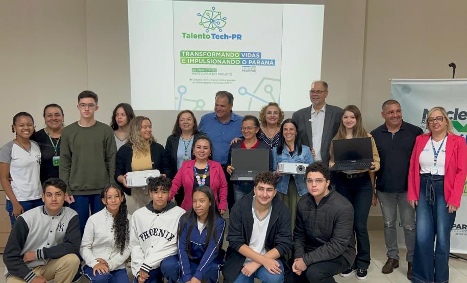 Municípios das regiões Norte e Norte Pioneiro recebem notebooks do Talento Tech