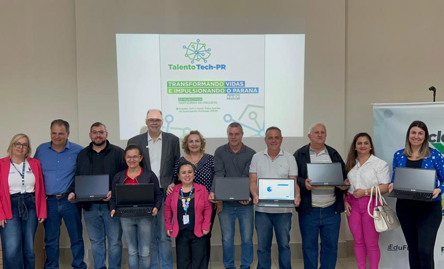 Municípios das regiões Norte e Norte Pioneiro recebem notebooks do Talento Tech