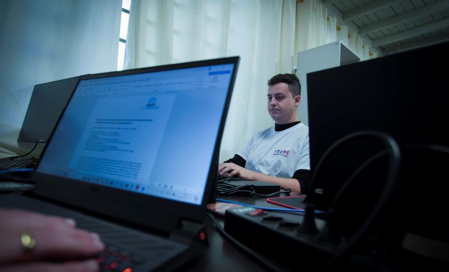 Pesquisa da UEM aponta viabilidade do aço reforçado por nióbio na construção civil