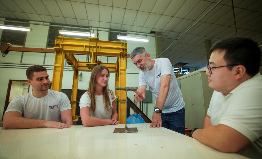 Pesquisa da UEM aponta viabilidade do aço reforçado por nióbio na construção civil