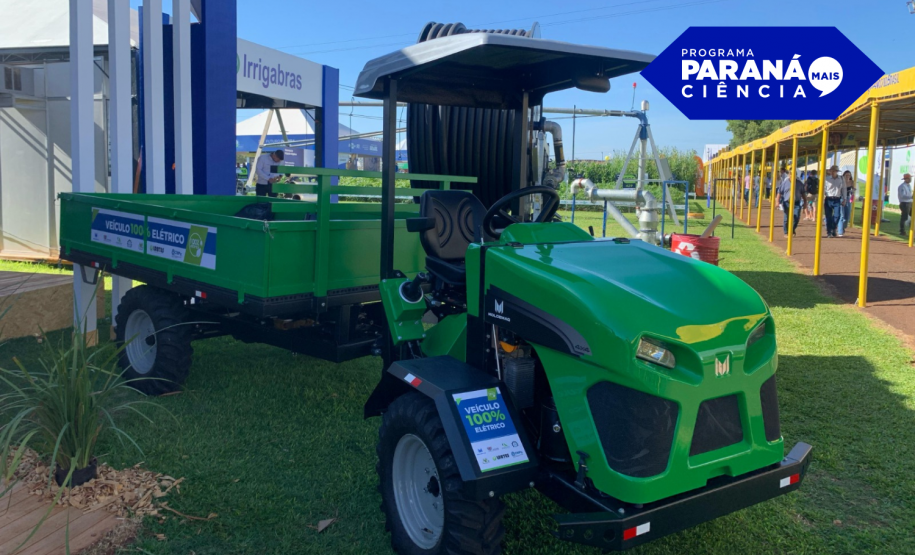 Trator elétrico desenvolvido na Unioeste promove tecnologia sustentável no campo