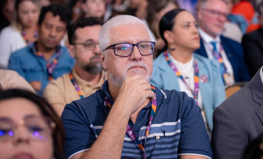 Paraná discute diretrizes para a ciência, tecnologia e inovação em conferência em Brasília