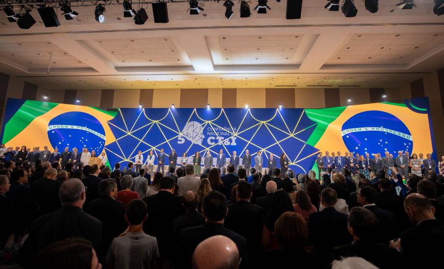 Paraná discute diretrizes para a ciência, tecnologia e inovação em conferência em Brasília