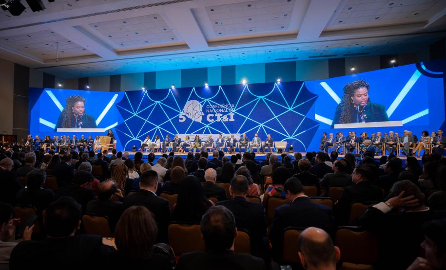 Paraná discute diretrizes para a ciência, tecnologia e inovação em conferência em Brasília