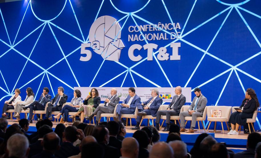 Paraná discute diretrizes para a ciência, tecnologia e inovação em conferência em Brasília