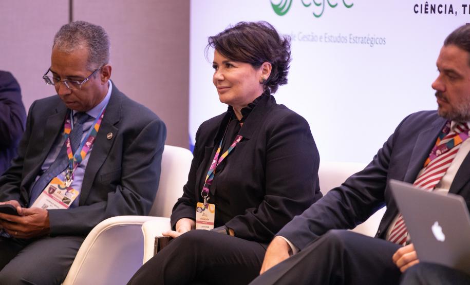 Paraná discute diretrizes para a ciência, tecnologia e inovação em conferência em Brasília