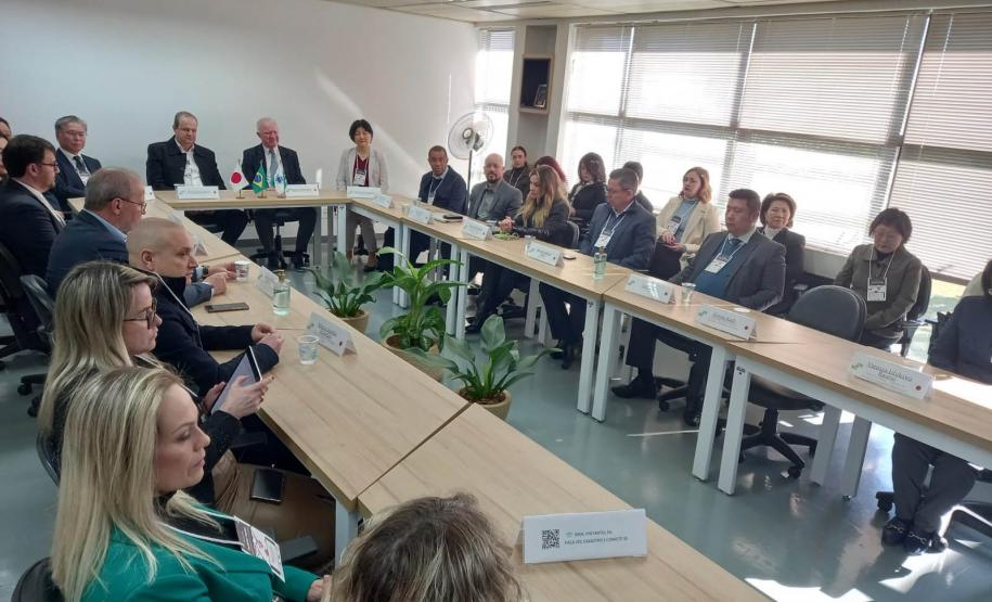 Paraná firma acordo para intercâmbio de estudantes com universidade do Japão