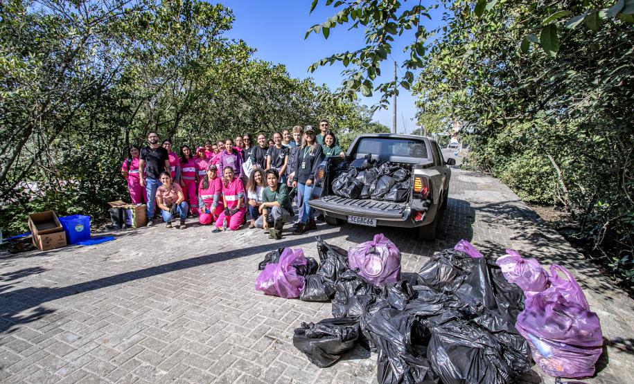 Mutirão de limpeza nos manguezais de Paranaguá recolhe 615 quilos de resíduos