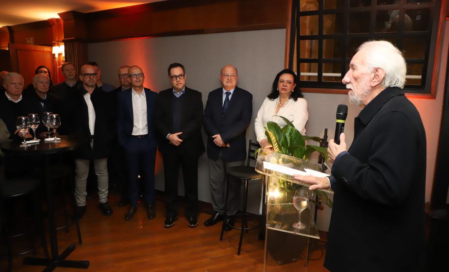 Escola superior referência em negócios expande atuação para o Paraná