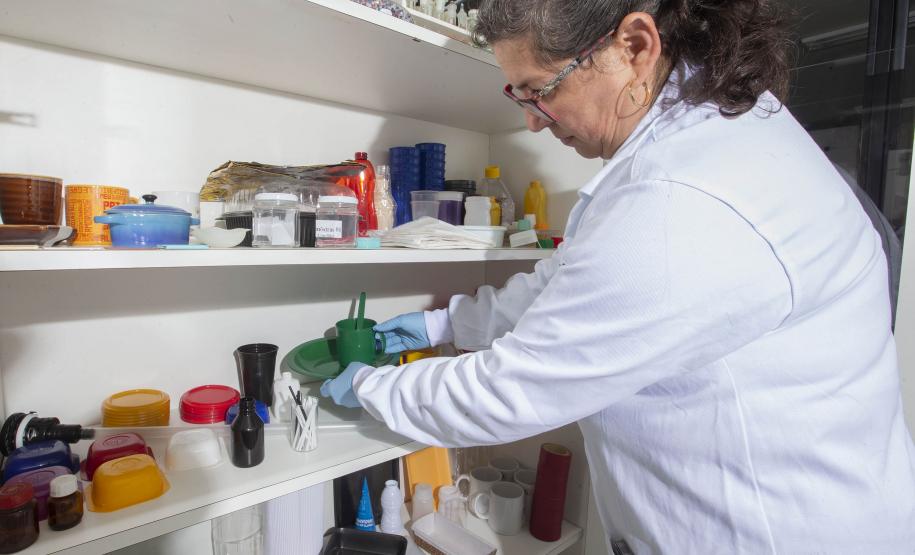 Análise de embalagens de alimentos do Tecpar assegura a saúde do consumidor