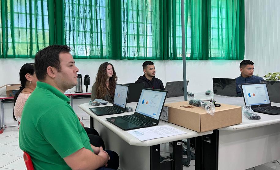 Alunos selecionados do projeto Talento Tech dão início a cronograma de aulas