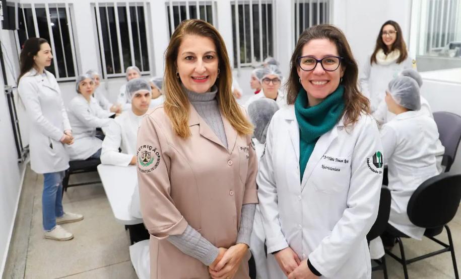 UEL forma primeiras turmas de Biotecnologia e Nutrição