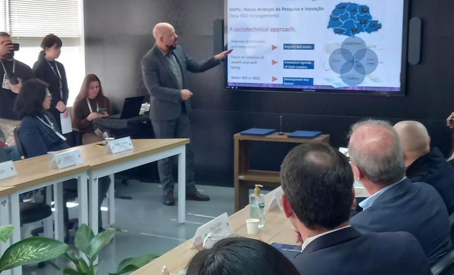 Paraná firma acordo para intercâmbio de estudantes com universidade do Japão