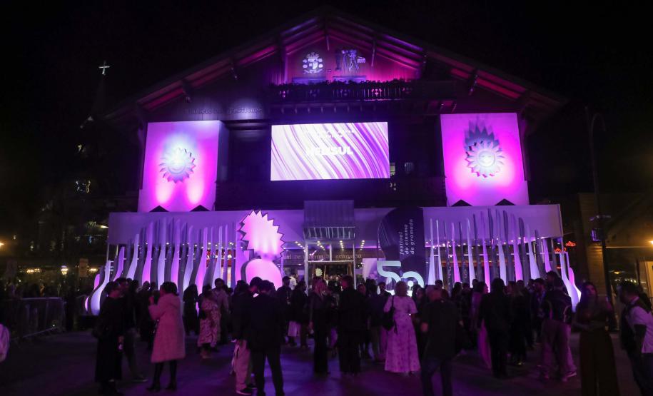 Com filme apoiado pelo Estado, cineasta do Paraná recebe prêmio em Gramado