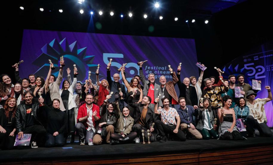 Com filme apoiado pelo Estado, cineasta do Paraná recebe prêmio em Gramado