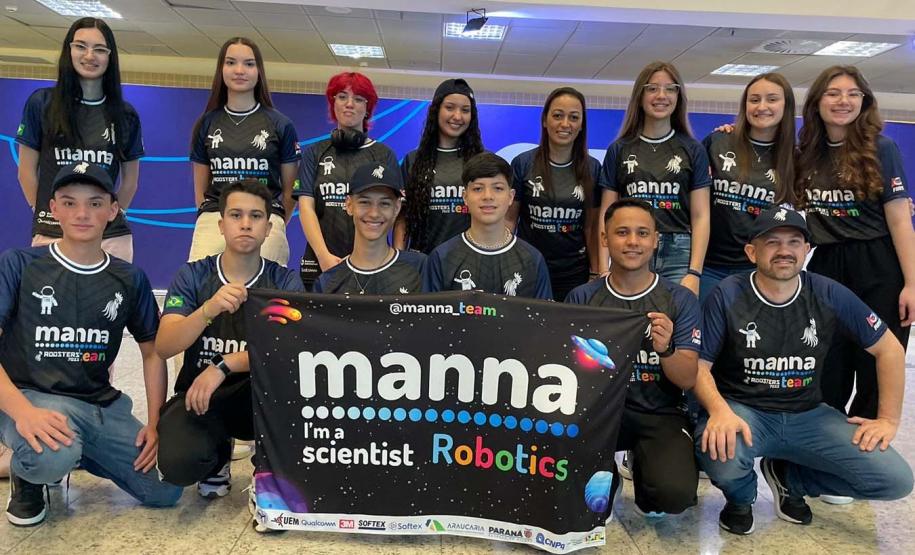 Estudantes de escola estadual de Curitiba vencem competição de robótica em Cuiabá