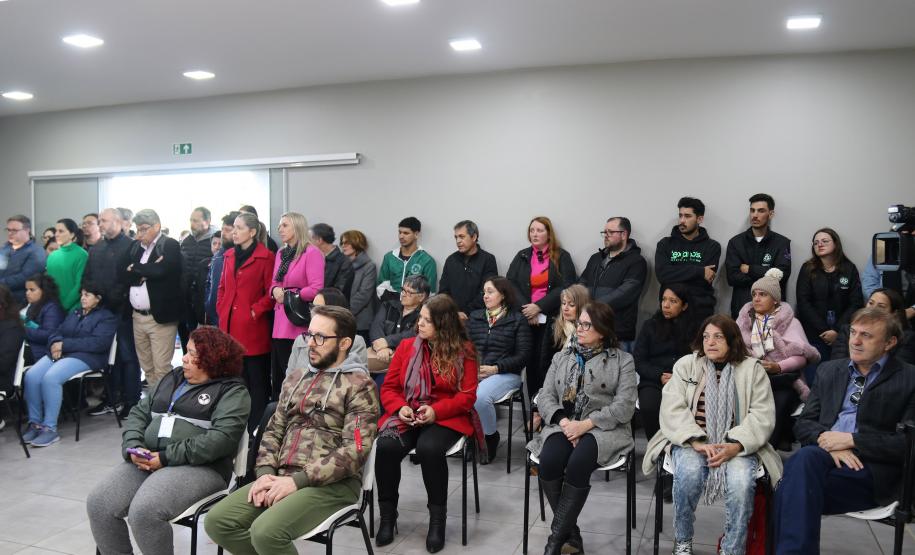 Unioeste presta homenagens a professores, médicos e ex-alunos vítimas de acidente aéreo