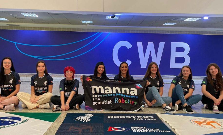 Estudantes de escola estadual de Curitiba vencem competição de robótica em Cuiabá