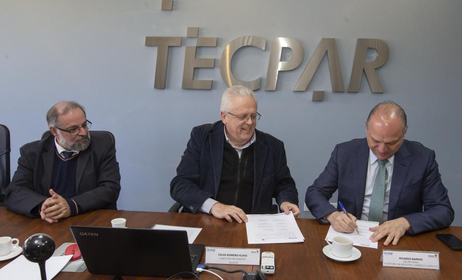 Tecpar assina contrato para obras de infraestrutura de parque tecnológico em Maringá