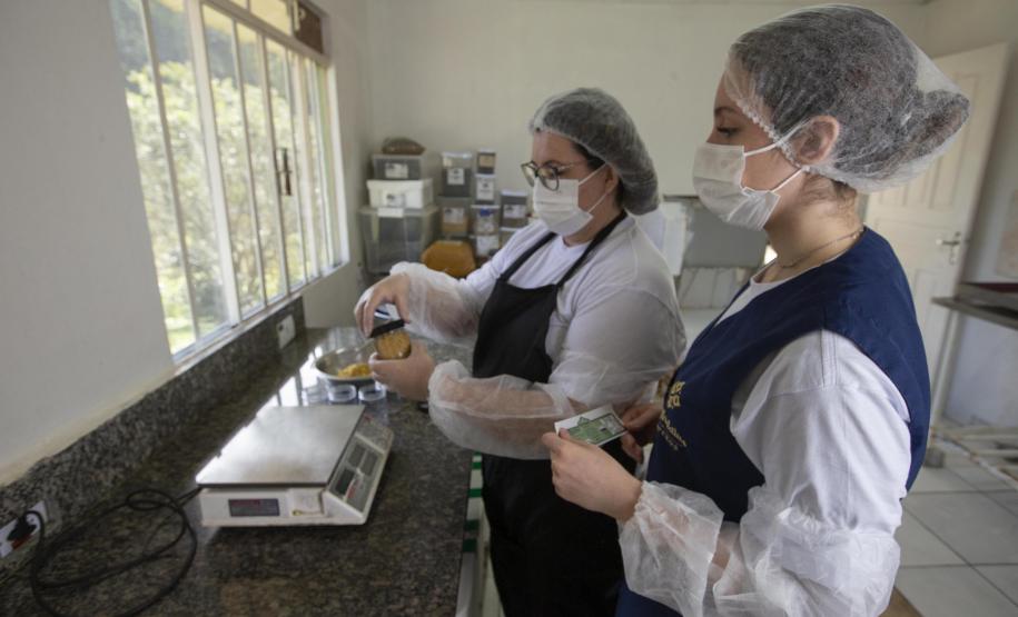 De tofu a cookies com apoio do Tecpar, certificação de orgânicos reúne alguns produtos curiosos