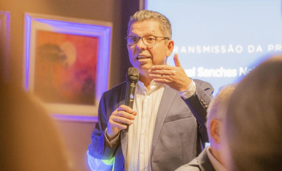 Reitor da Unioeste toma posse na presidência da Apiesp