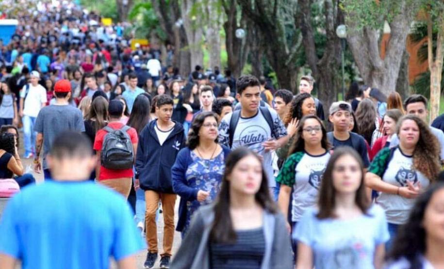 Feira de profissões da UEL recebe mais de 19 mil inscritos de 266 colégios