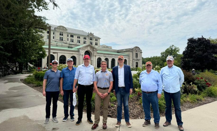 IDR-Paraná busca estratégias nos Estados Unidos para a formação de jovens rurais