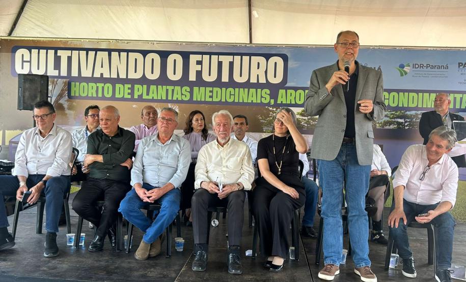 Darci Piana lança horto de plantas medicinais, aromáticas e condimentares em Londrina