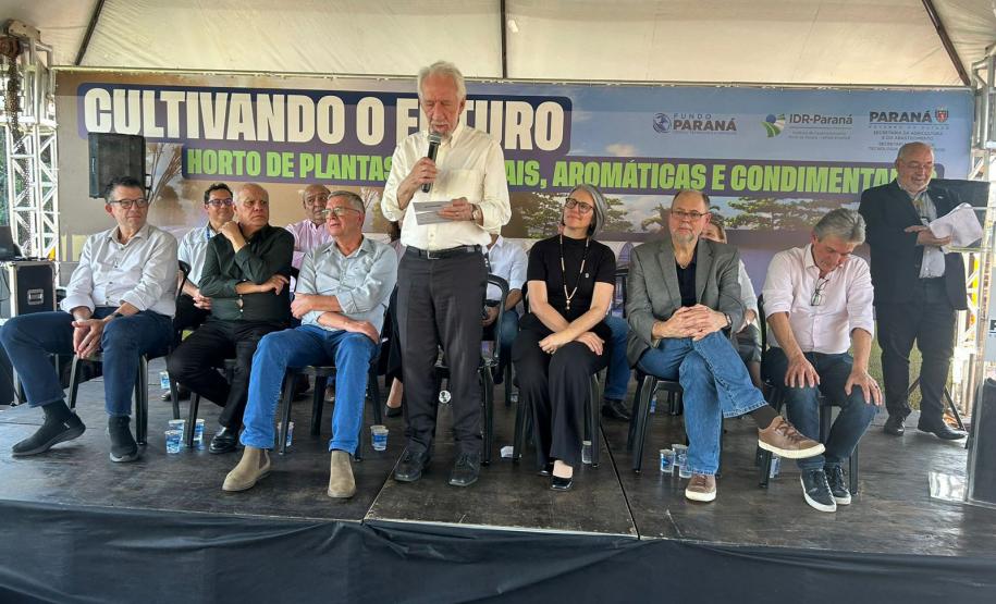 Darci Piana lança horto de plantas medicinais, aromáticas e condimentares em Londrina