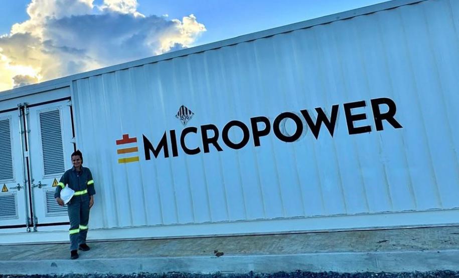 Ex-aluna da Unioeste é primeira mulher certificada pela Tesla no Brasil