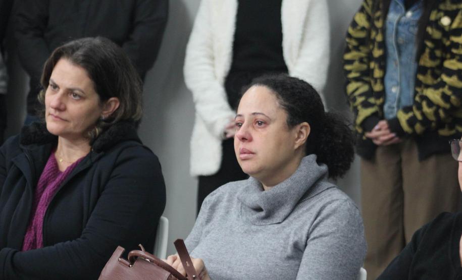 Comunidade acadêmica da Unioeste presta homenagens às vítimas do voo 2283