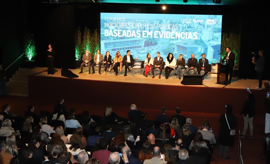 O governador Carlos Massa Ratinho Junior participa nesta quarta-feira (18) do seminário sobre os Indicadores e Políticas Públicas Baseadas em Evidências, no auditorio do Museu Oscar Niemeyer