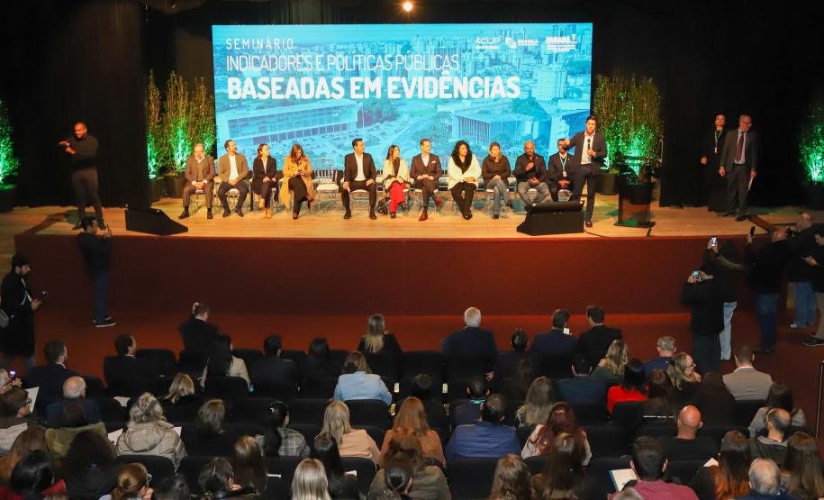 O governador Carlos Massa Ratinho Junior participa nesta quarta-feira (18) do seminário sobre os Indicadores e Políticas Públicas Baseadas em Evidências, no auditorio do Museu Oscar Niemeyer