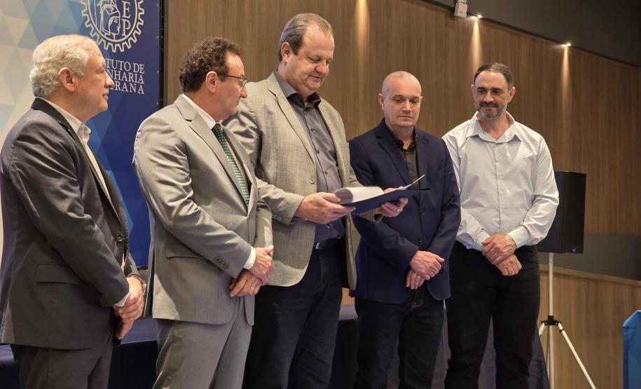 Governo renova parceria com o Crea-PR para formação profissional e acadêmica