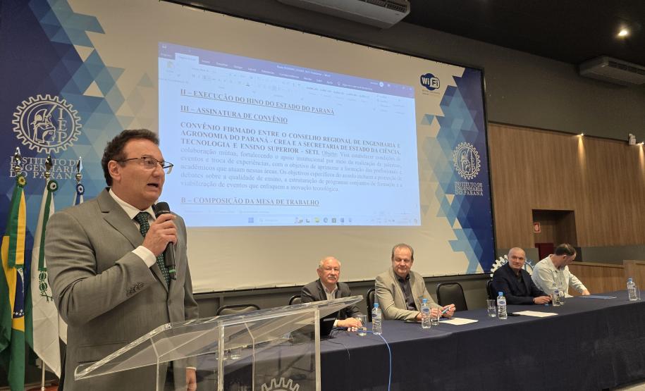 Governo renova parceria com o Crea-PR para formação profissional e acadêmica