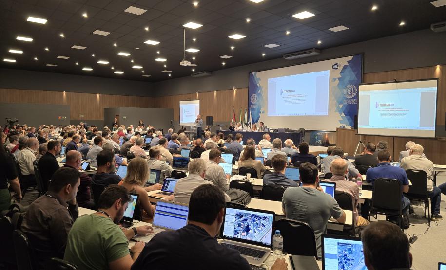 Governo renova parceria com o Crea-PR para formação profissional e acadêmica