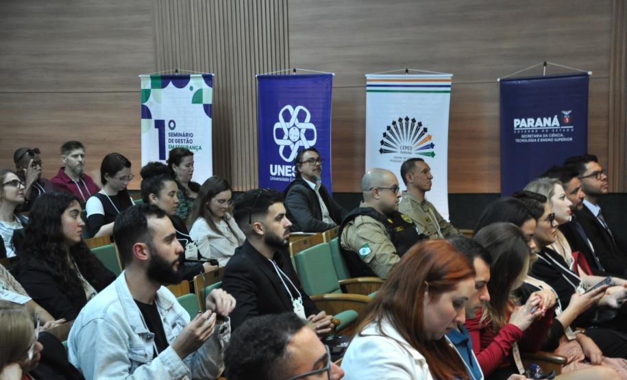 Turma da residência técnica em gestão da segurança apresenta trabalhos de conclusão