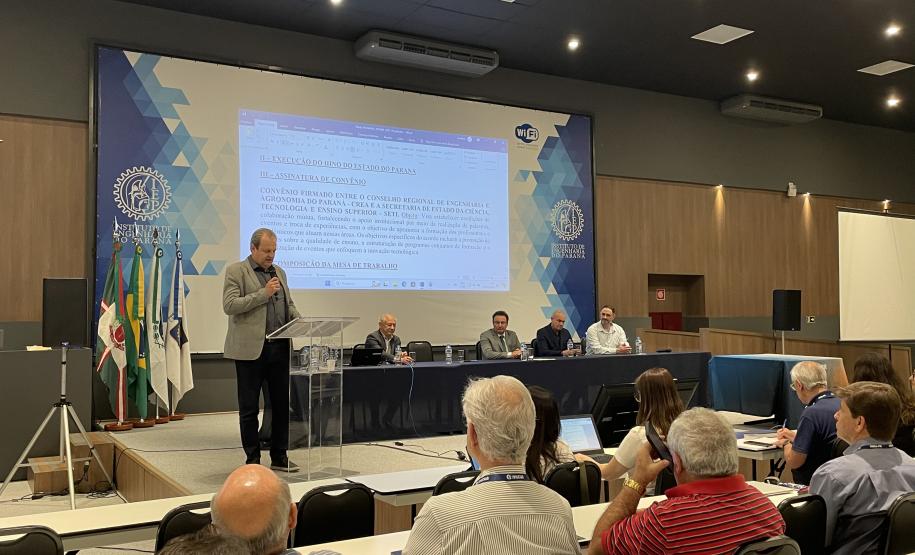 Governo renova parceria com o Crea-PR para formação profissional e acadêmica