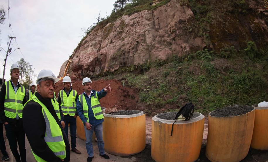 Governador vistoria obras para conter desmoronamentos em rodovias de União da Vitória